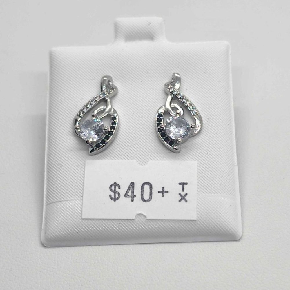 Luxury Sterling Silver 925 Elegant CZ Earrings – Radiant Sparkle